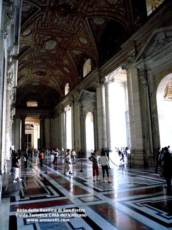 ATRIO DELLA BASILICA DI SAN PIETRO IN VATICANO