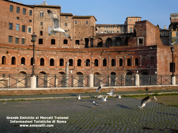 FOTO GRANDE EMICICLO DEI MERCATI TRAIANEI ROMA