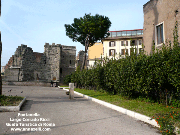 Foto Fontanella al giardino di  Largo Corrado Ricci Roma