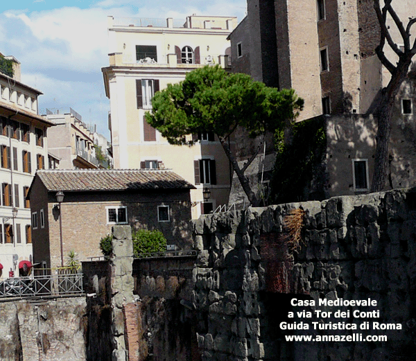 Foto casa medioevale a via Tor dei Conti Roma