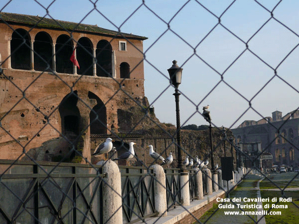 LA CASA DEI CAVALIERI DI RODI A ROMA VIA DEI FORI IMPERIALI