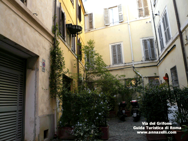 VIA DEL GRIFONE (ROMA)