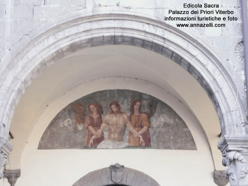 FOTO EDICOLA SACRA PALAZZO DEI PRIORI VITERBO INFO TURISTICHE