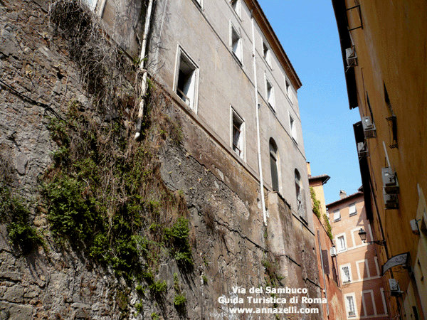 Via del Sambuco a Roma