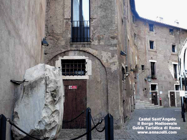 borgo medioevale dentro castel sant'angelo roma