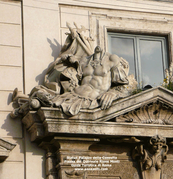 dettaglio statue palazzo della consulta roma