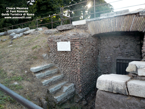 cloaca massoma al foro romano