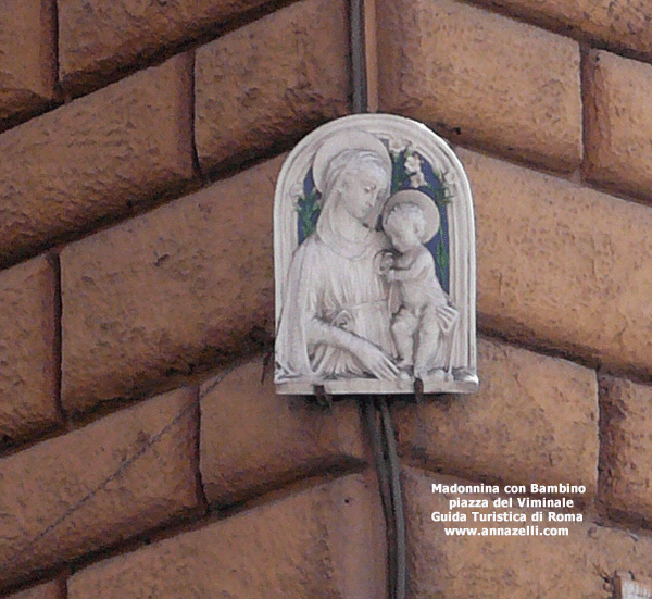 edicola sacra madonna con bambino piazza del viminale roma