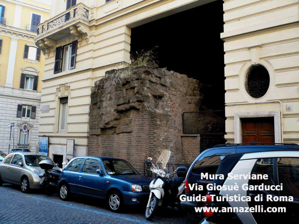 mura serviane via carducci roma