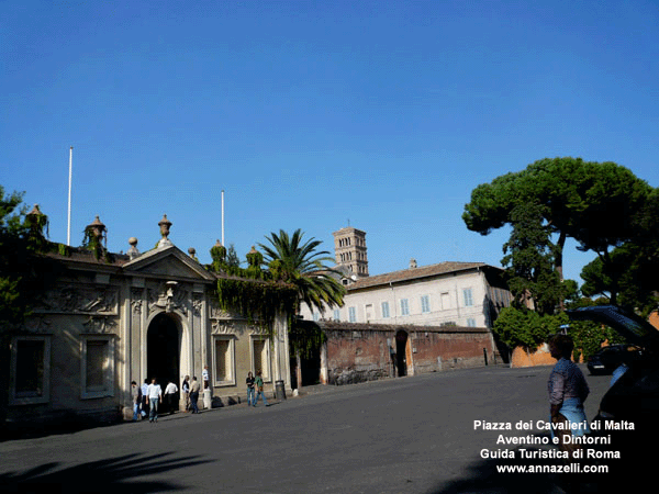 piazza dei cavalieri di malta aventino e dintorni (roma)