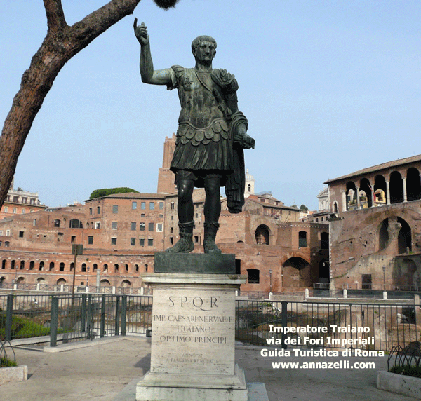 statua imperatore traiano via dei fori imperiali roma