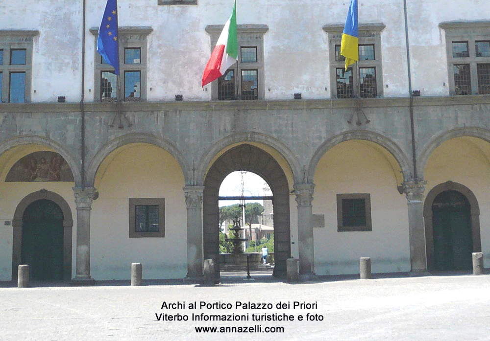 archi al portico del palazzo dei priori viterbo info e foto anna zelli