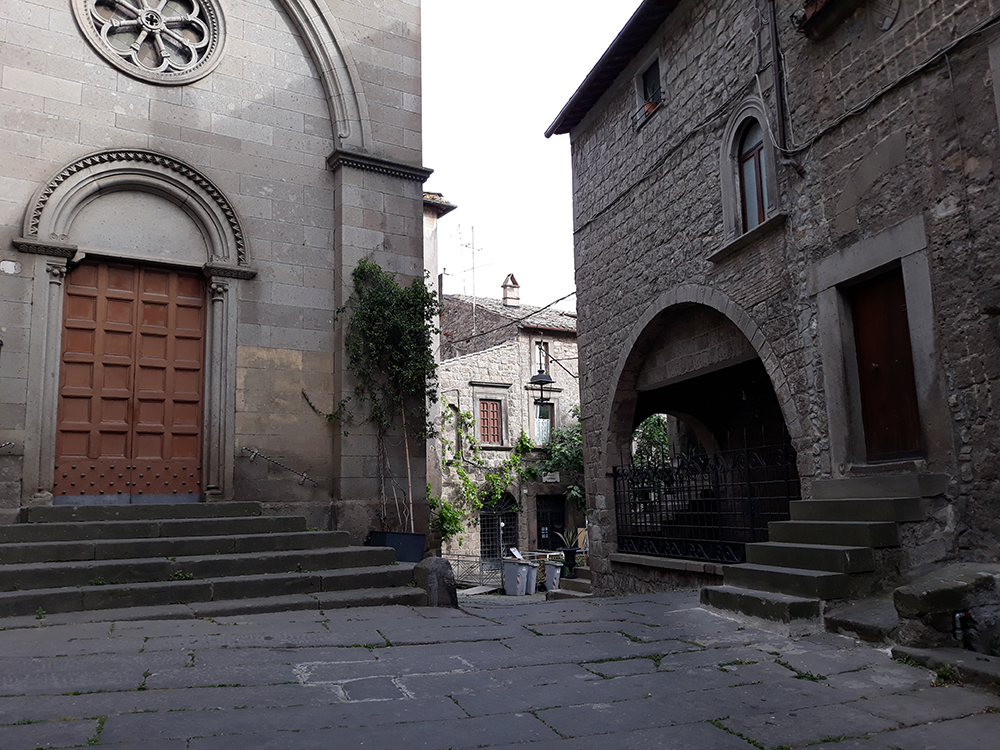 archi via san pellegrino viterbo 6 info e foto anna zelli