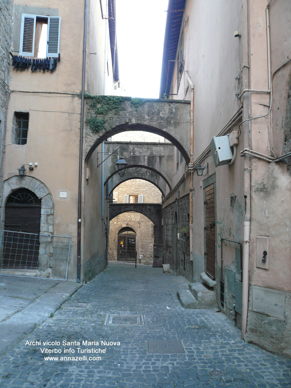 viterbo archi vicolo santa maria nuova