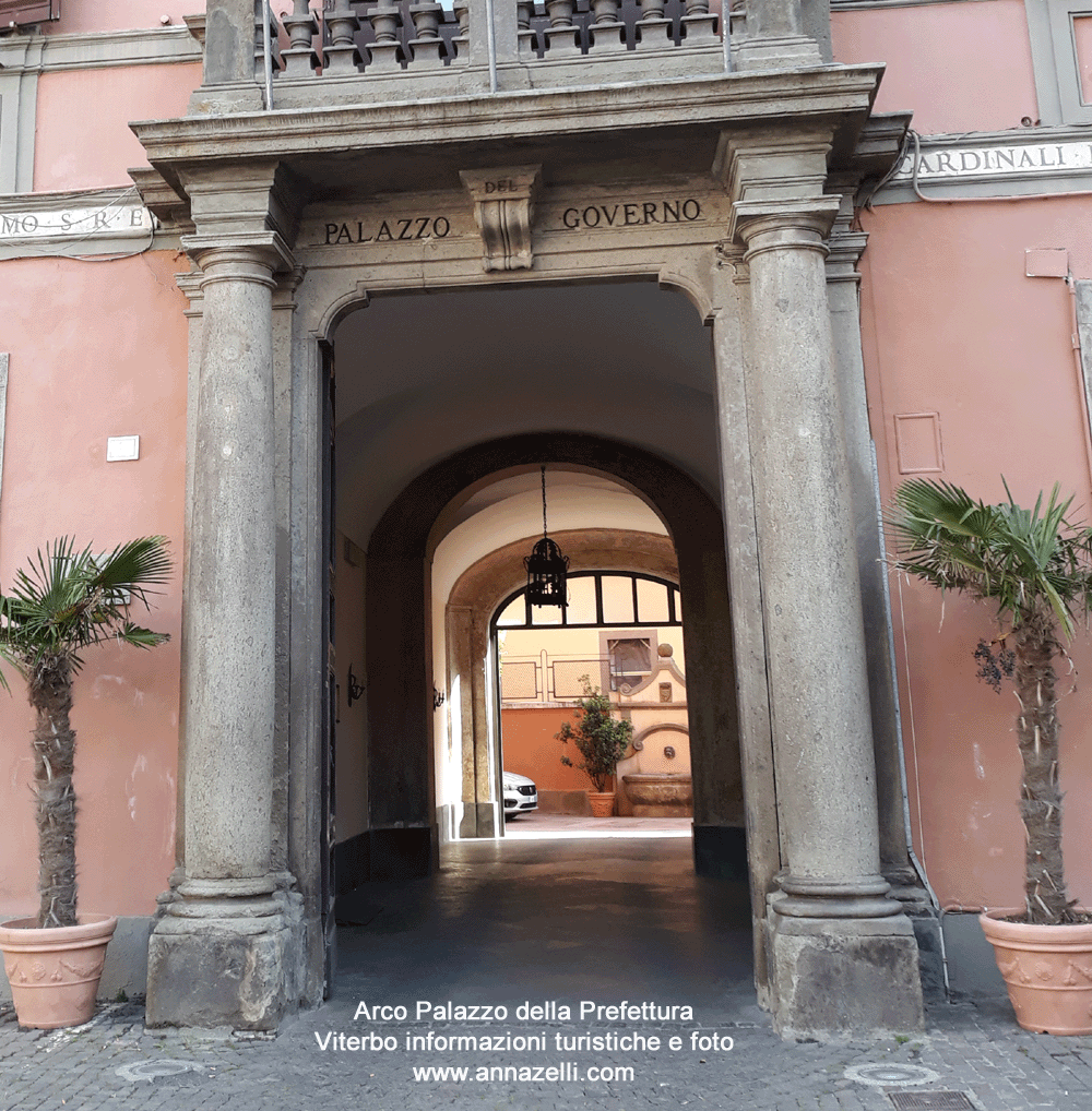 archi al palazzo della prefettura viterbo info e foto anna zelli