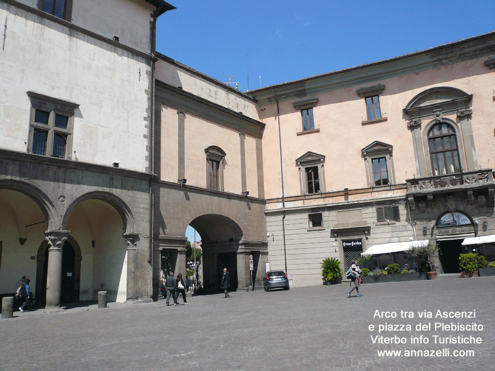 viterbo archi tra piazza del plebiscito e via ascenzi