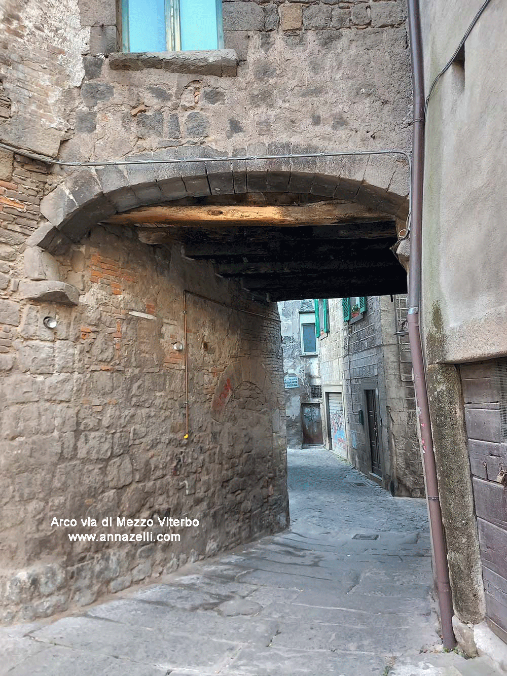 arco via di mezzo viterbo info e foto anna zelli