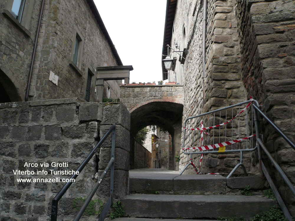 viterbo arco via grotti (2)