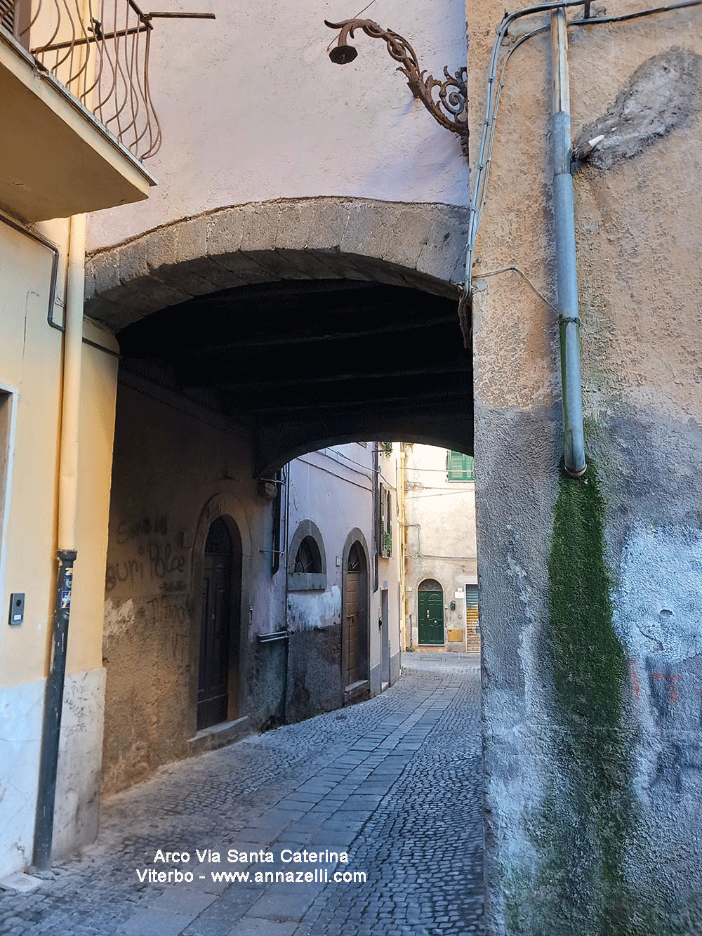 arco via santa caterina viterbo centro storico info e foto anna zelli