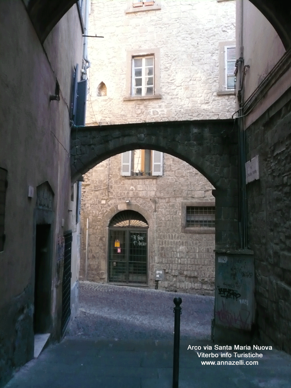 viterbo arco via santa maria nuova