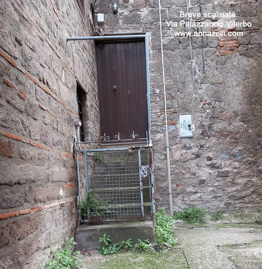 breve scalinata via palazzaccio viterbo centro storico info foto anna zelli