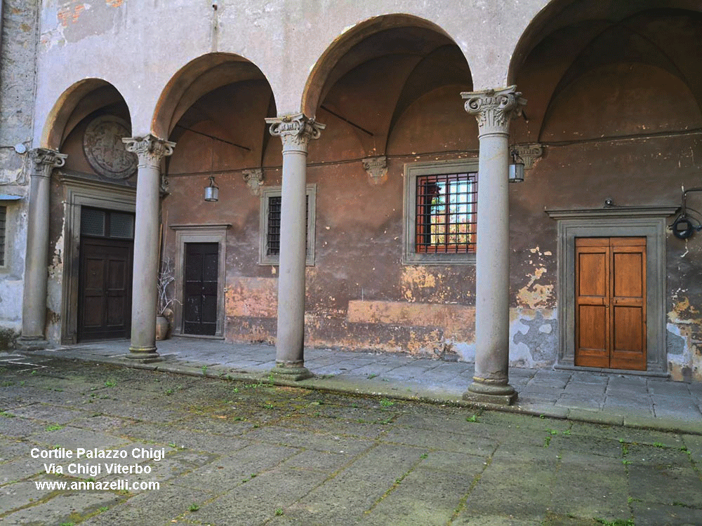 cortile palazzo via chigi viterbo centro storico