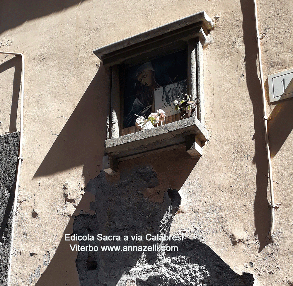 edicola sacra via dei calabresi viterbo centro storico 