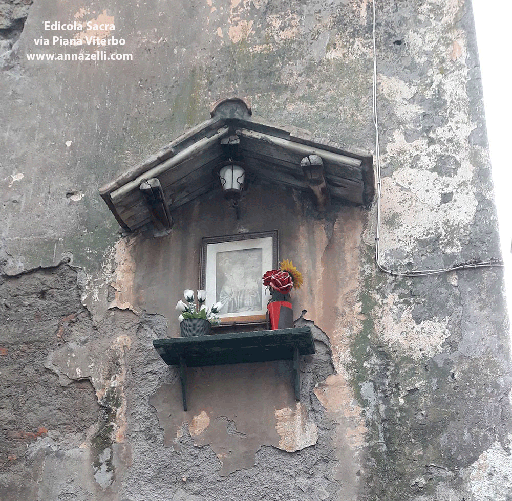 edicola sacra a via piana viterbo centro storico info e foto anna zelli