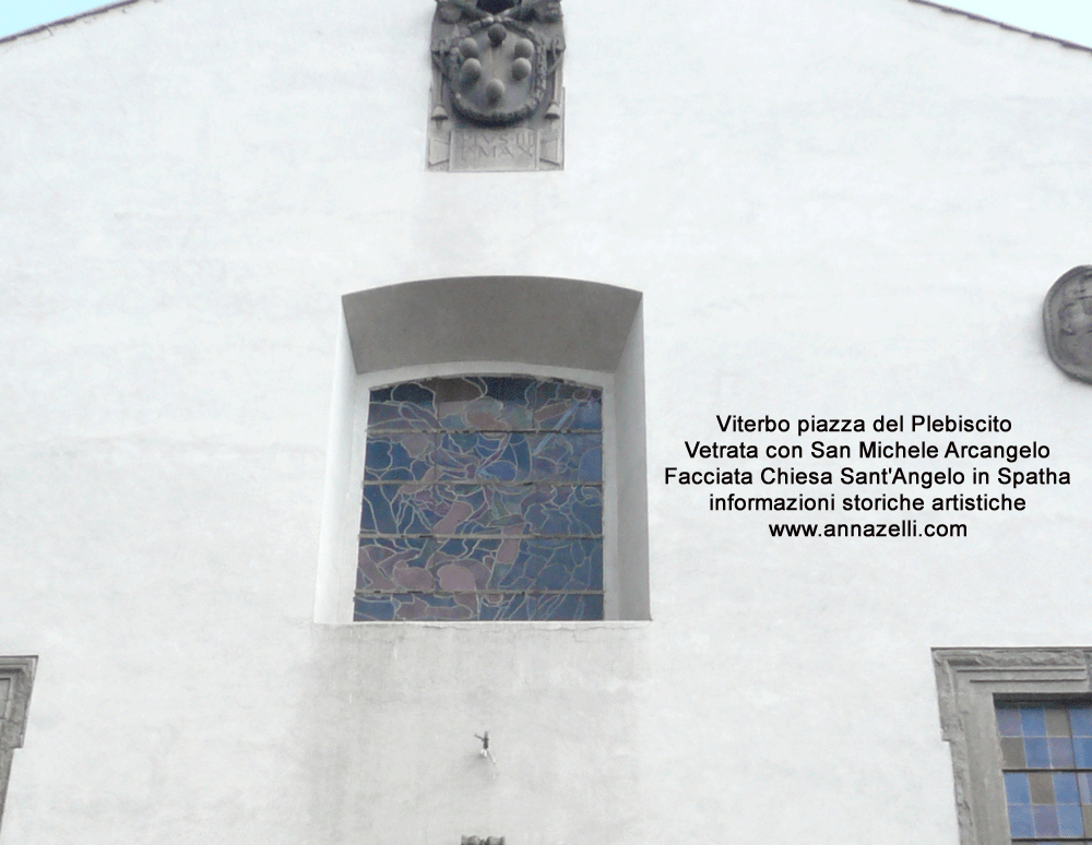 viterbo edicola vetrata con san michele arcangelo facciata chiesa sant'angelo in spatha foto anna zelli 001
