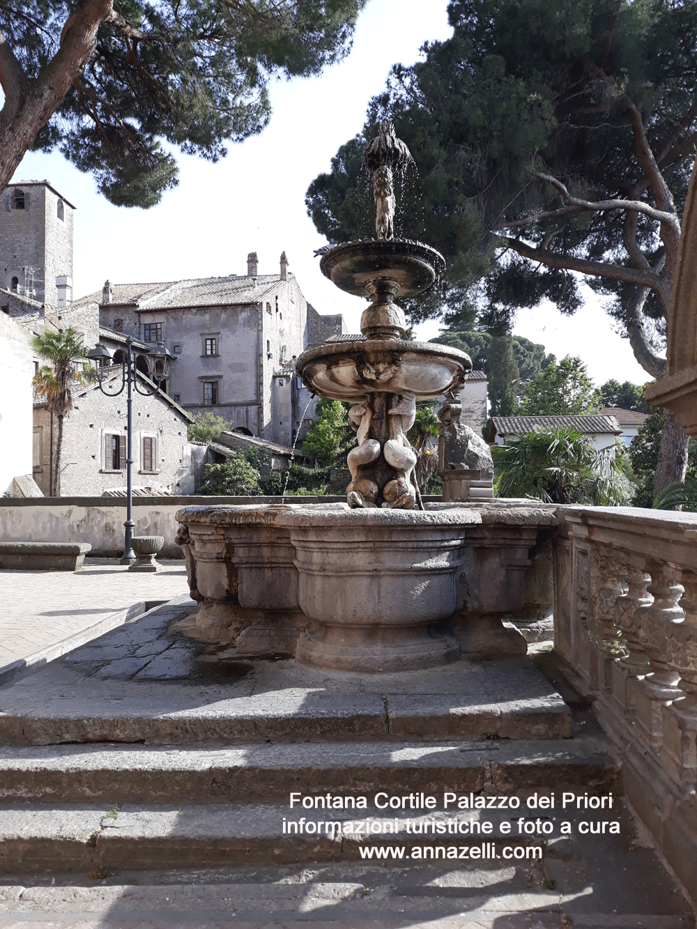 fontana al cortile del palazzo dei priori viterbo foto anna zelli