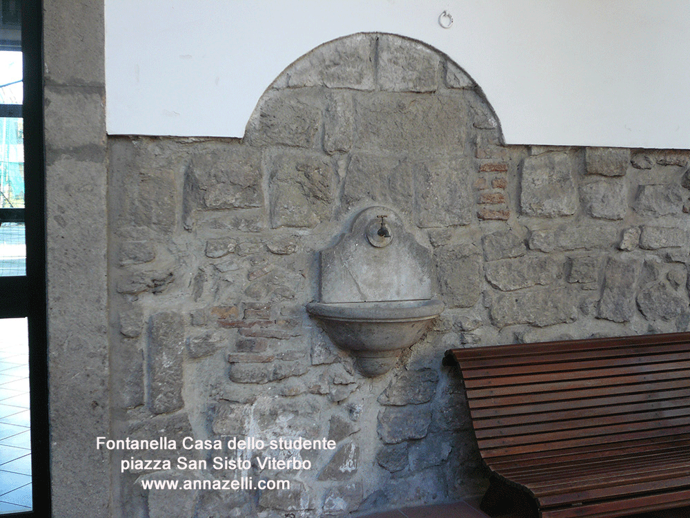 fontanella al cortile casa dello studente piazza san sisto viterbo cenrtro storico 