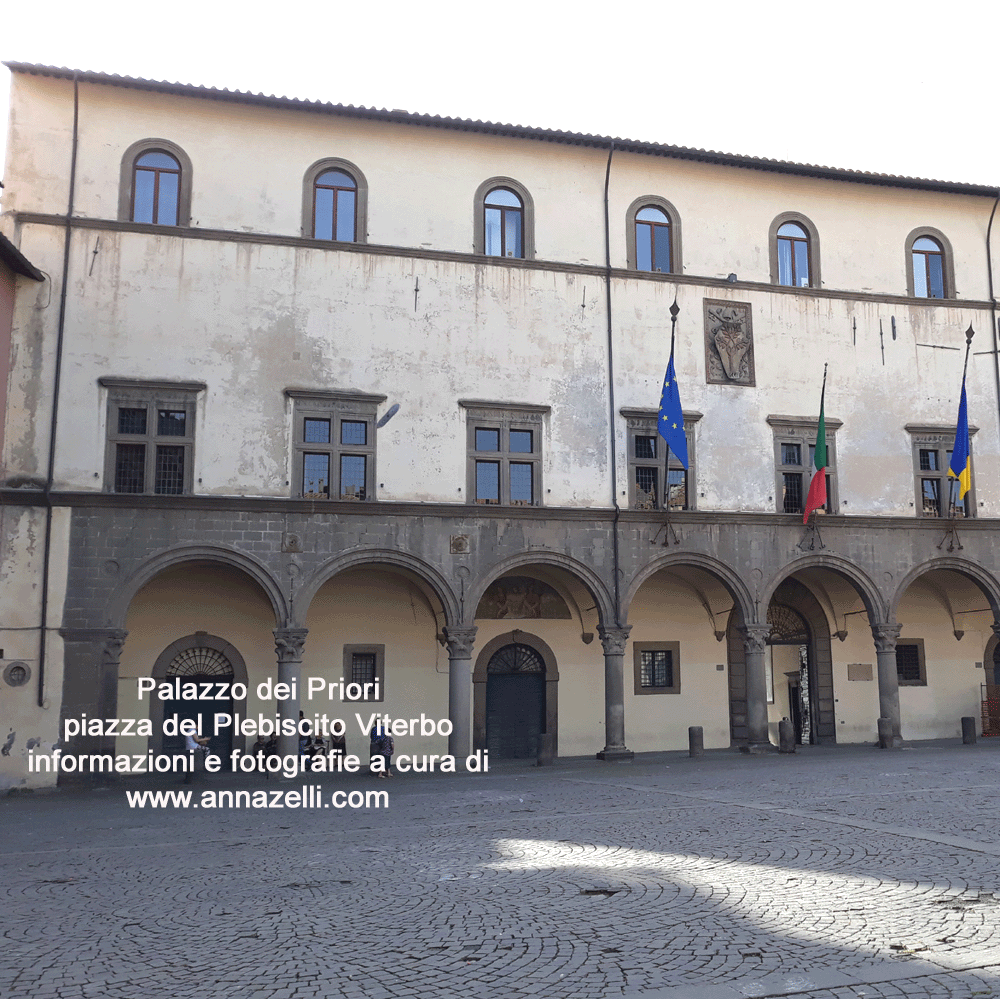 Viterbo foto palazzo dei priori piazza del plebiscito www.annazelli.com