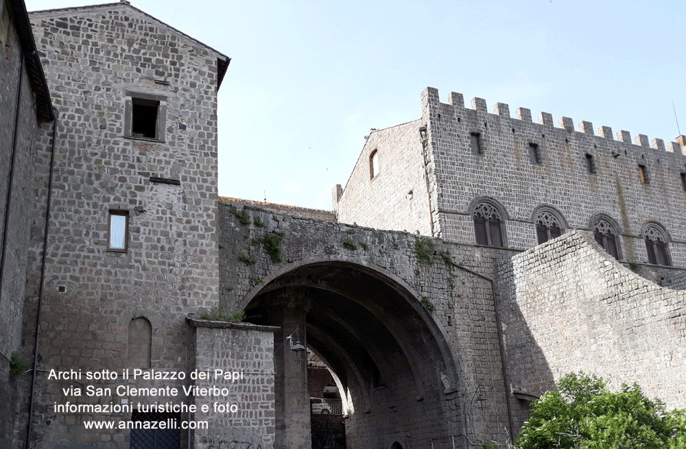 viterbo archi al palazzo dei papi foto anna zelli