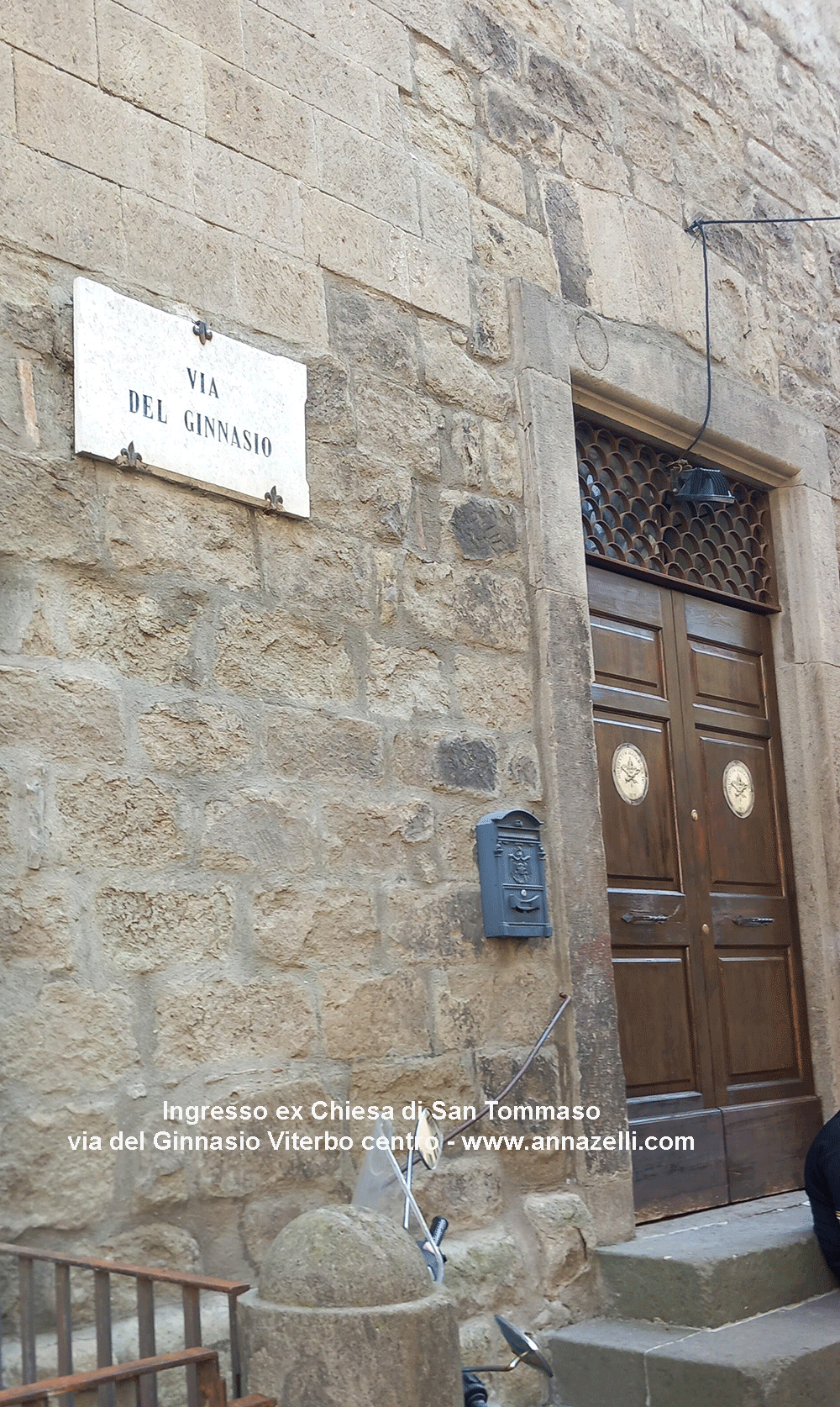 ingresso es chiesa di san tommaso via del ginnasio centro storico info foto anna zelli