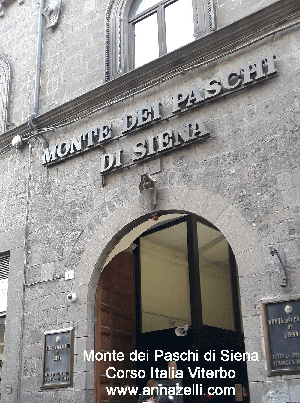 palazzo Gatti Monte dei Paschi di Siena affaccio piazza delle erbe e corso italia viterbo info e foto anna zelli
