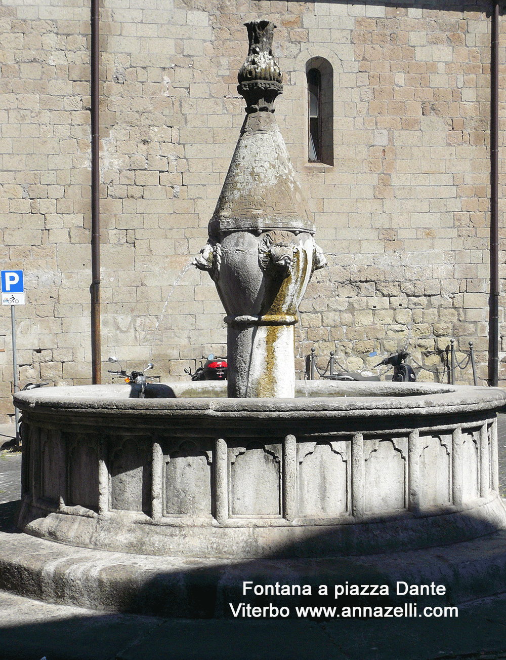 la fontana a piazza dante viterbo foto anna zelli