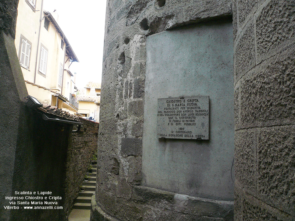 scalinata e lapide ingresso chiostro e lapide via santa maria nuova viterbo info e foto anna zelli