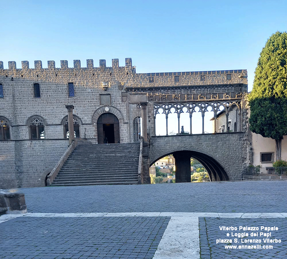 Loggia dei Papi palazzo papale piazza San Lorenzo Viterbo info e foto anna zelli