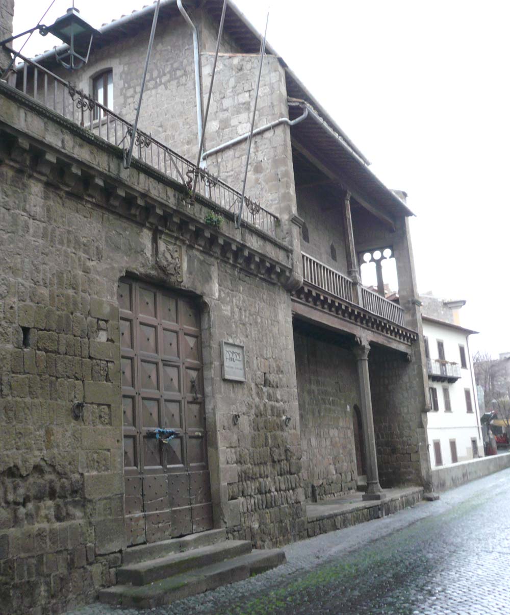 loggia palazzo farnese via san lorenzo viterbo info e foto anna zelli
