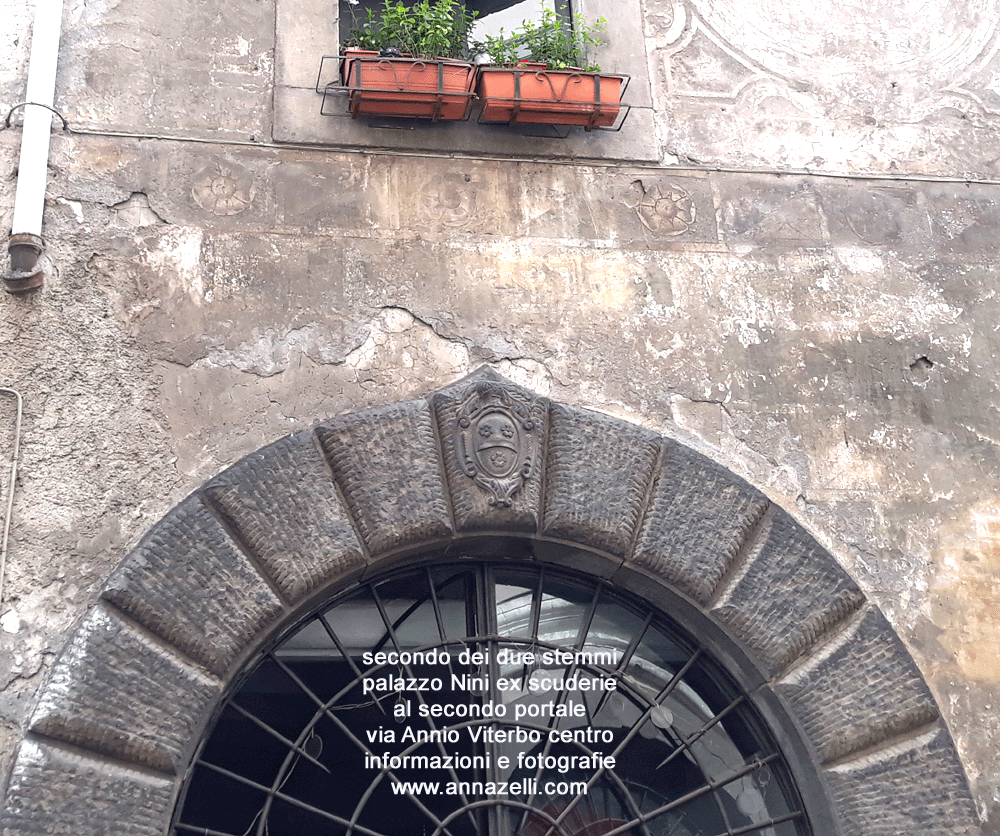 secondo stemma al secondo portale del palazzo nini maildalchini ex scuderie via annio viterbo info e foto anna zelli