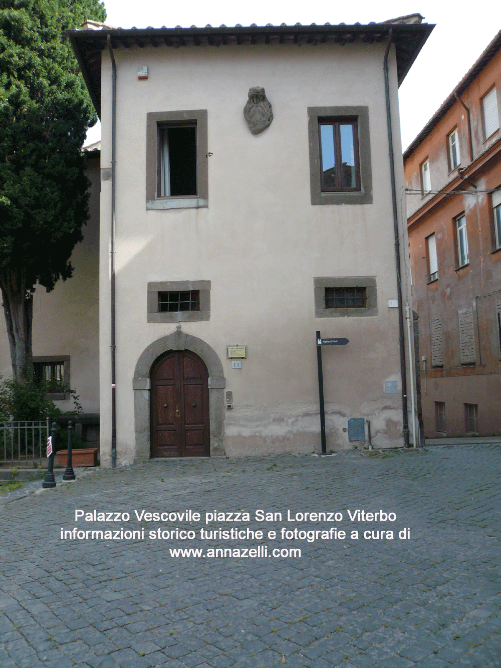 palazzo vescovile piazza san lorenzo viterbo foto anna zelli