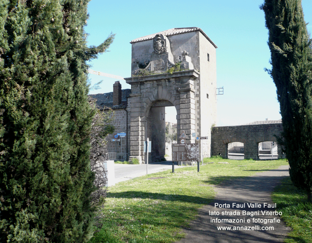 porta faul lato strada bagni info foto anna zelli