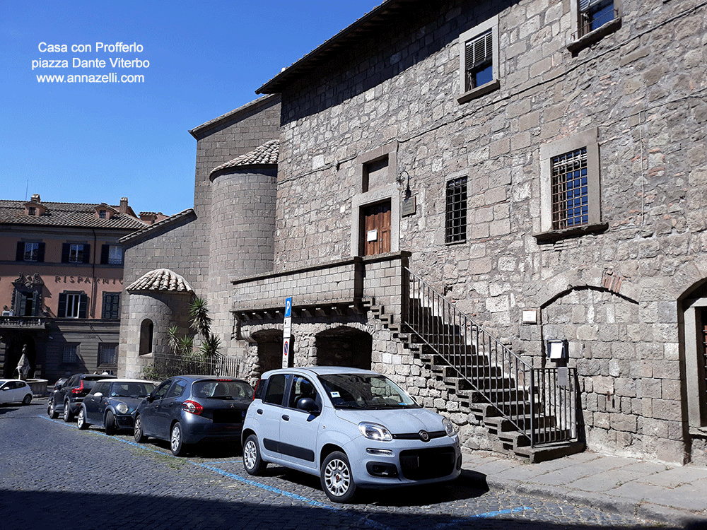 casa con profferlo a piazza dante viterbo centro storico