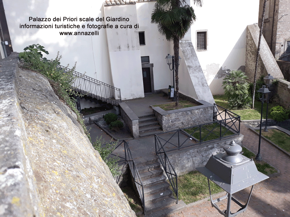 scale al giardino del palazzo dei priori viterbo info foto anna zelli