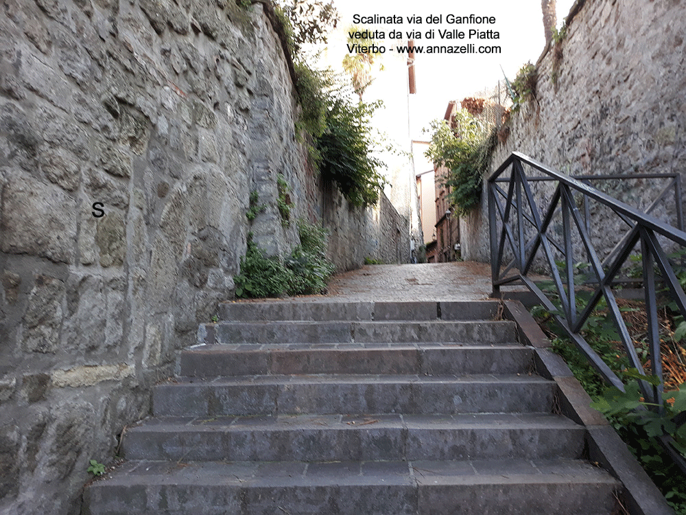 scalinta di via del ganfione da via di valle piatta viterbo centro storico