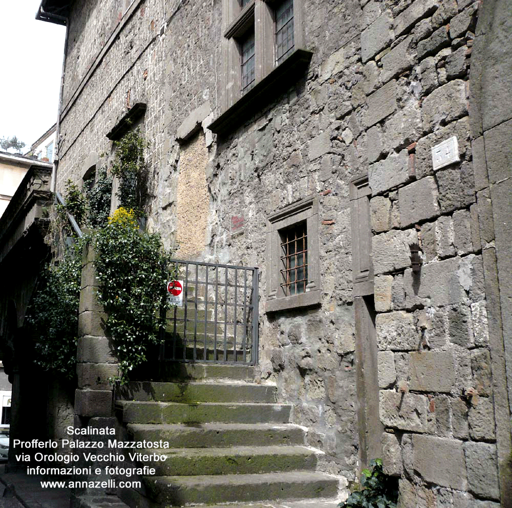 scalinata palazzo mazzatosta via orologio vecchio centro storico info e foto anna zelli