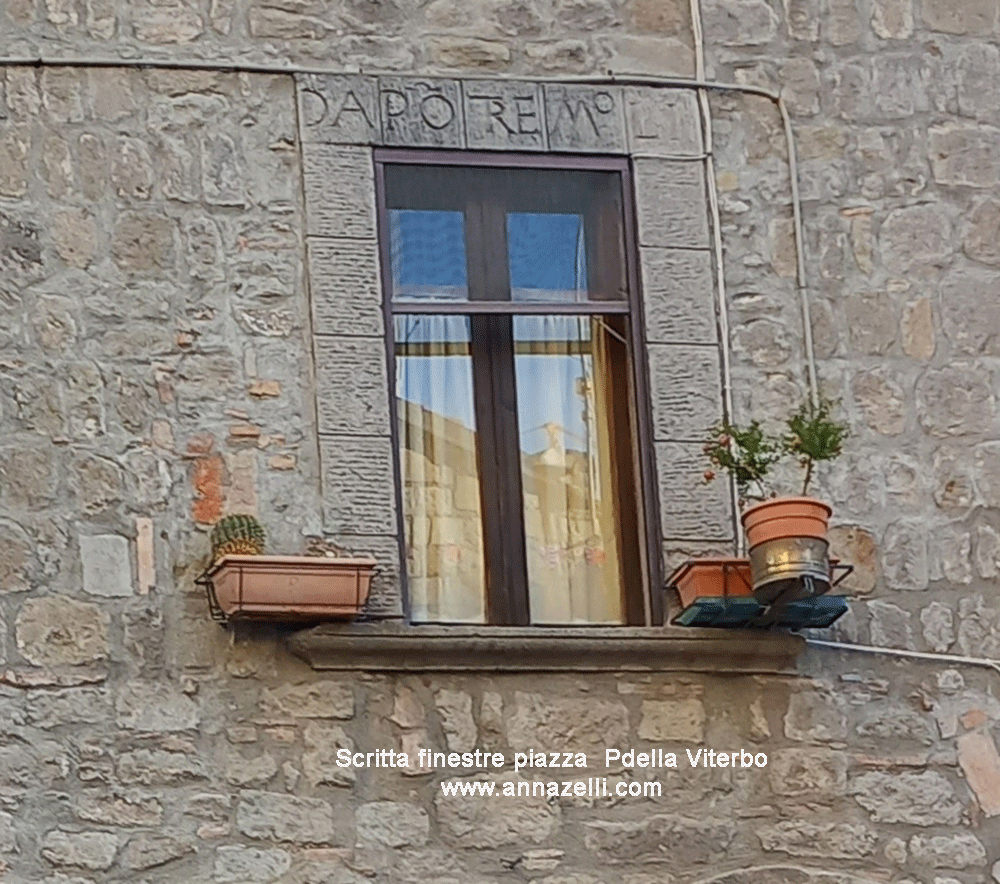 scritta finestra a piazza padella viterbo centro storico