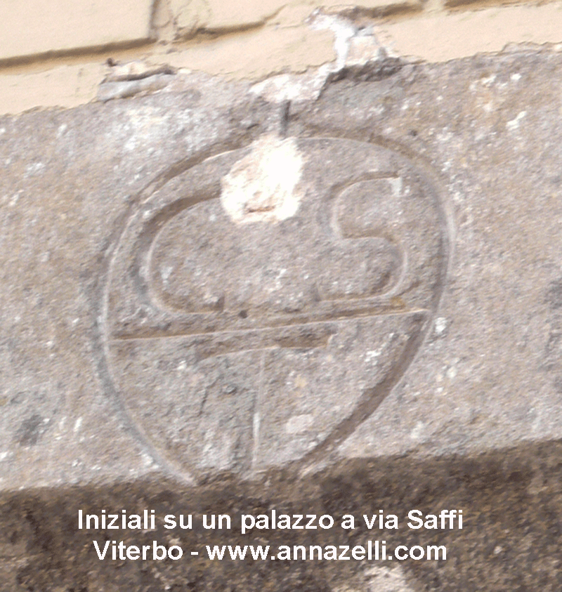 iniziali via saffi su un palazzo viterbo info foto anna zelli