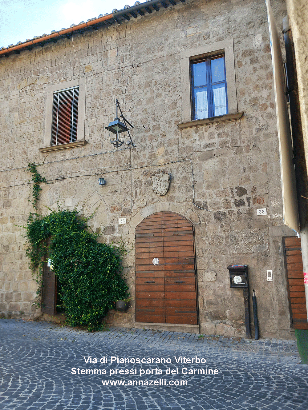 via di pianoscarano stemma nei pressi porta del carmine viterbo info e foto anna zelli