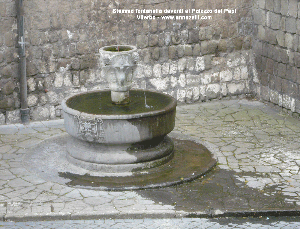stemma alla fontanella di fronte palazzo dei papi piazza san lorenzo viterbo info e foto anna zelli